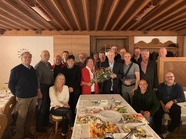 Alle Wegbegleiter von Hermann kamen, um seinen 90. Geburtstag zu feiern. | Foto: BezirksBlätter