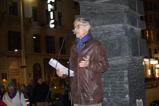 "Um Abscheu gegenüber der Ermordung von 1.400 Israelis durch die Hamas zu empfinden", bedarf er "keiner Referenz auf die Shoa", so Walter Baier, Vorsitzender der europäischen Linken.  | Foto: Ronja Reidinger