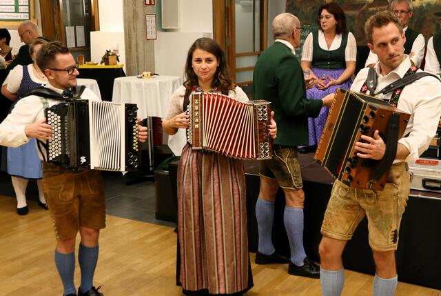 Zur Einstimmung spielten die "Vielharmoniker" auf
