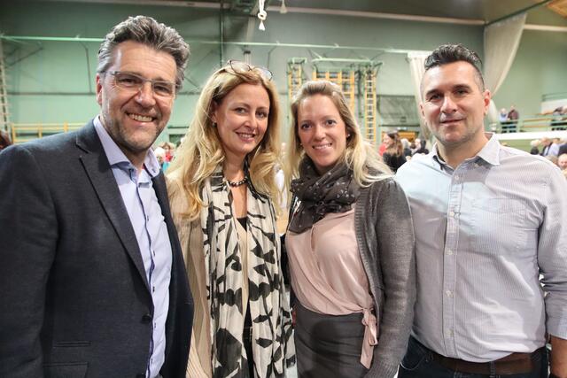 Bürgermeister Christian Flammer mit seiner Frau Albine, Claudia Krebs und Christoph Bischof. | Foto: Manfred Wlasak