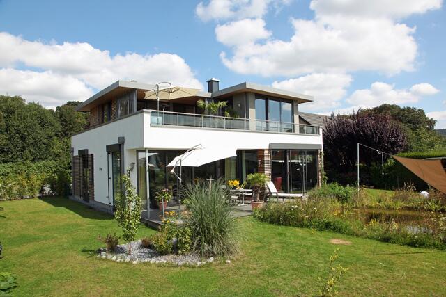 33 Einfamilienhäuser wurden im Bezirk Kirchdorf im ersten Halbjahr 2023 verkauft. Im Schnitt kostete eines 264.000 Euro. | Foto: stefanfister/stock.adobe.com