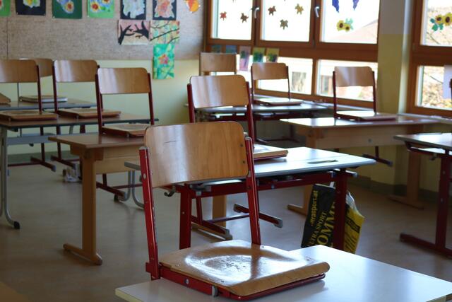 In einem Interview mit dem Ö1 Journal sprach Christian Klar, Direktor einer Mittelschule und Bezirksvorsteher-Stellvertreter (ÖVP) in Floridsdorf, über die antisemitische Haltung einiger Schülerinnen und Schüler. | Foto: Martin Wurglits