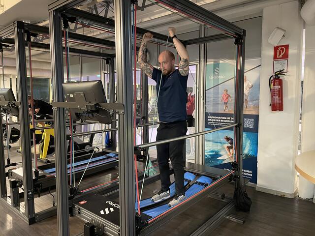 Leitner zeigt Übungen vor. | Foto: Rosa Besler