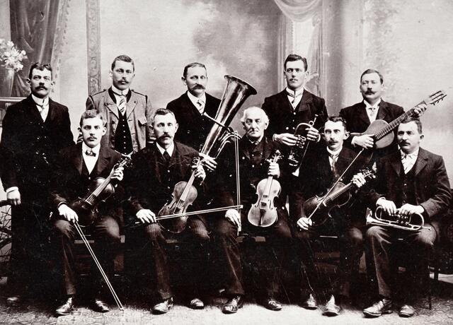 Historische Aufnahme der Musikerrunde Solinger aus dem Jahre 1910. | Foto: Josef Mitterbauer