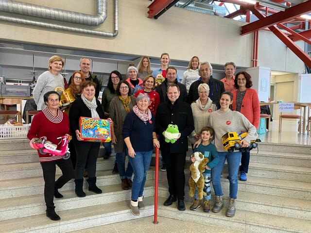 Für Schnäppchenjäger: Spielzeugmarkt in der Mehrzweckhalle. | Foto: Frauen aktiv