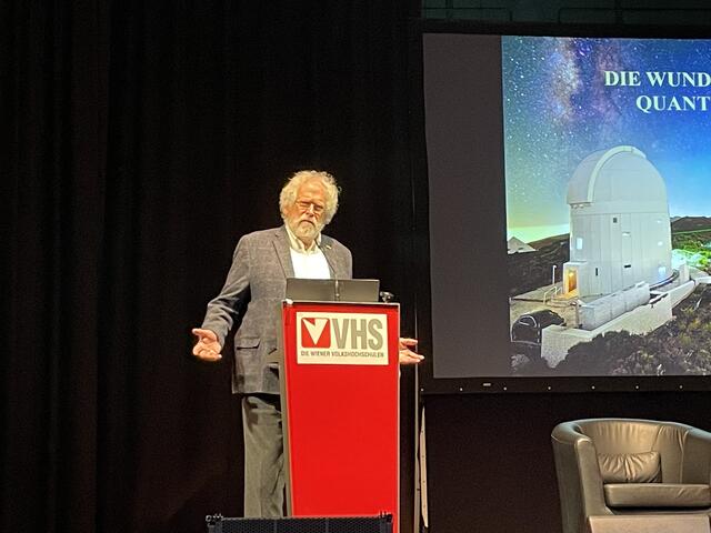 Mit Humor versuchte er die "Wunderwelt der Quanten" zu vermitteln.