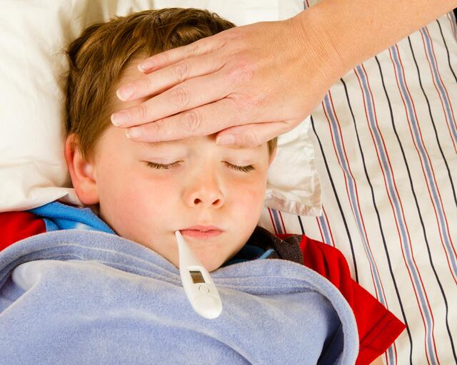 Mit den Kindern gesund und fit durch den Winter. | Foto: RobHainer/PantherMedia