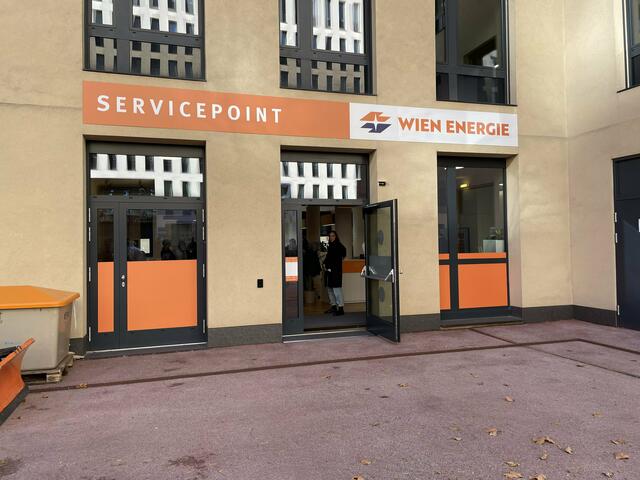 Wien Energie eröffnerte unlängst einen neuen, modernen Servicepoint am Thomas-Klestil-Platz 4 in Erdberg. | Foto: Tamara Wendtner