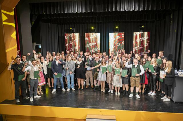 Alle 99 neuen, strahlend hellen Sterne am Wirtschaftshimmel Hartberg-Fürstenfeld. | Foto: WKO Hartberg-Fürstenfeld/ Foto Fischer Graz
