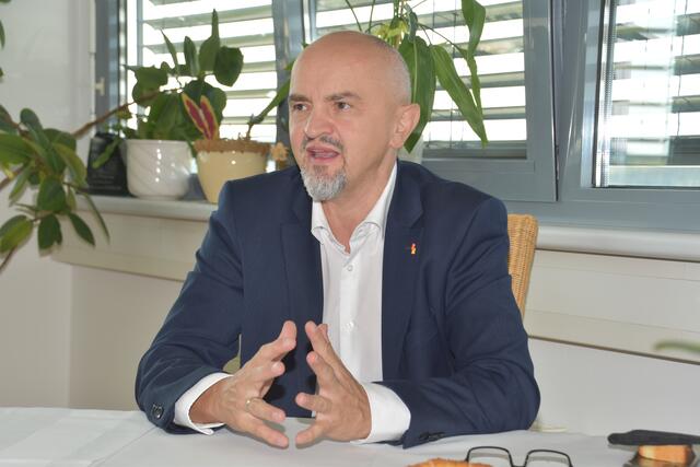 Heinz Zitz wird seinen Posten als burgenländischer Bildungsdirektor nur mehr bis 12. Februar 2024 ausführen. Danach tritt er aus familiären Gründen zurück.  | Foto: Uchann