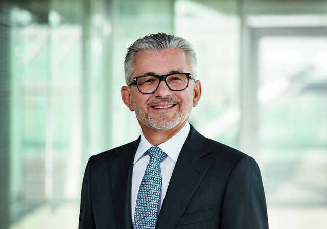 Das aktuelle Ergebnis liege im langjährigen Durchschnitt und sei laut Voestalpine-CEO Herbert Eibensteiner im Hinblick auf die derzeitigen wirtschaftlichen Rahmenbedingungen durchaus zufriedenstellend.