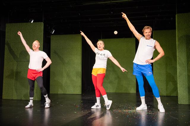 The Complete Works of William Shakespeare (abridged): Janna Ramos-Violante, Owain Rhys Davies und George Humphreys | Foto: SLT/Tobias Witzgall