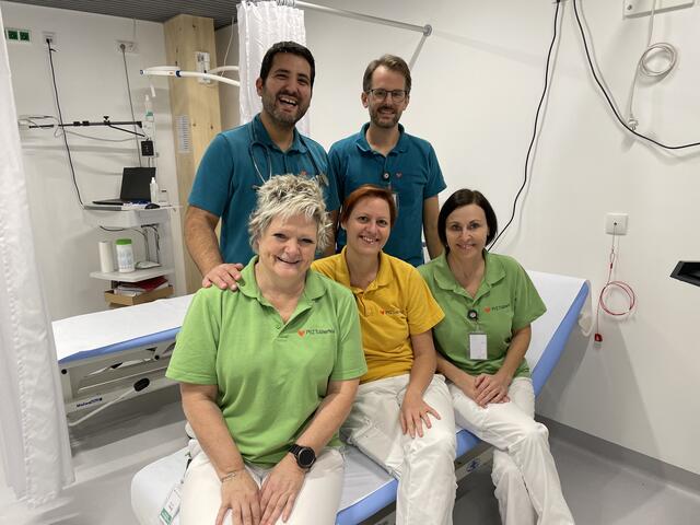 Margit Haug, Geschäftsführer Michael Kaiblinger, Claudia Semper, PVE-Managerin Dana Öhlknecht und Erol Erdik vom Primärversorgungszentrum Tullnerfeld - eines der geförderten Projekte der EU im Bezirk Tulln. | Foto: Victoria Edlinger