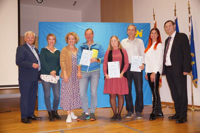 Nominierte Seniorensportlerin und Seniorensportler aus dem Bezirk Neunkirchen | Foto: Birgit Schmatz