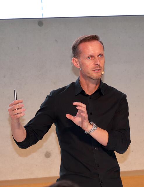 Daniel Rossgatterer verhandelt beruflich mit Hackern. | Foto: Doms