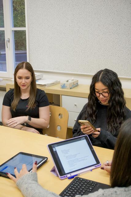 Donja Schönleitner (links im Bild) und Aylin Wang (rechts im Bild)