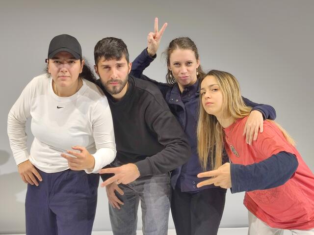 Das Ensemble von Dschungel besteht aus Esra Özmen, Enes Özmen, Barbara Novotny und Lucia Mauri (v.l.n.r.). | Foto: Zirkus des Wissens/JKU