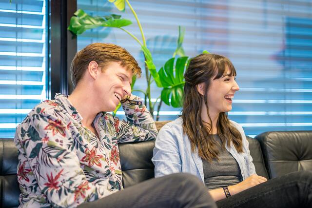 Lisa Rothhardt und Christoph Steiner gewannen bei den deutschsprachigen Poetry Slam Meisterschaften als erster österreichisches Team.  | Foto: Brand Images