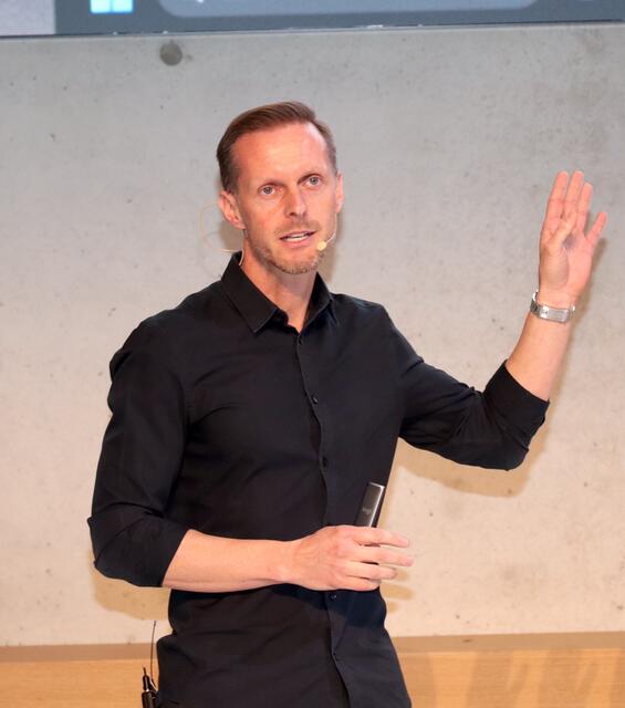 Daniel Rossgatterer verhandelt beruflich mit Hackern. | Foto: Doms