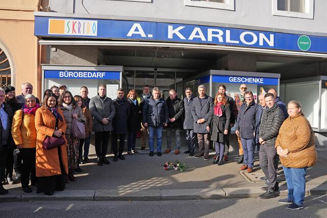 Neben engagierten Bruckerinnen und Bruckern nahmen auch Gäste aus den Brucker Partnergemeinden am Gedenken Anteil. | Foto: Stadt Bruck/Maili