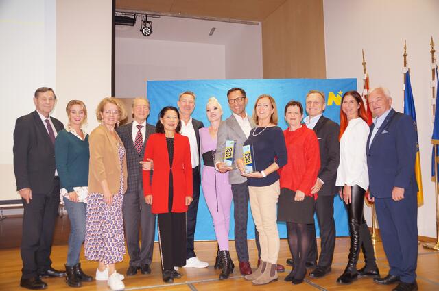 Nominierte Seniorensportlerinnen und Seniorensportler in der Kategorie Tanzsport | Foto: Birgit Schmatz