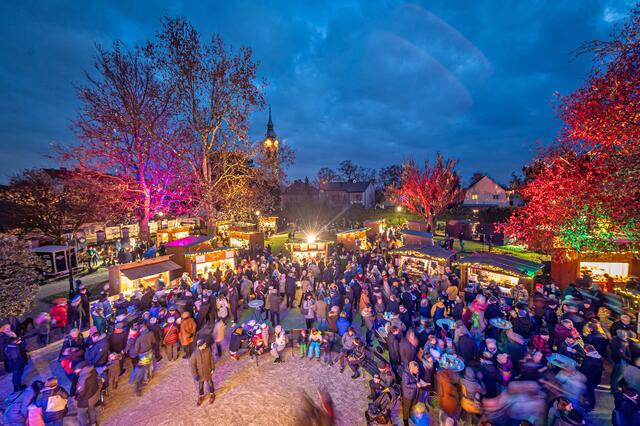 Der Garten vor dem Belvedereschlössl verwandelt sich ab 1. Dezember in einen Barocken Christkindlmarkt. | Foto: Johannes Ehn