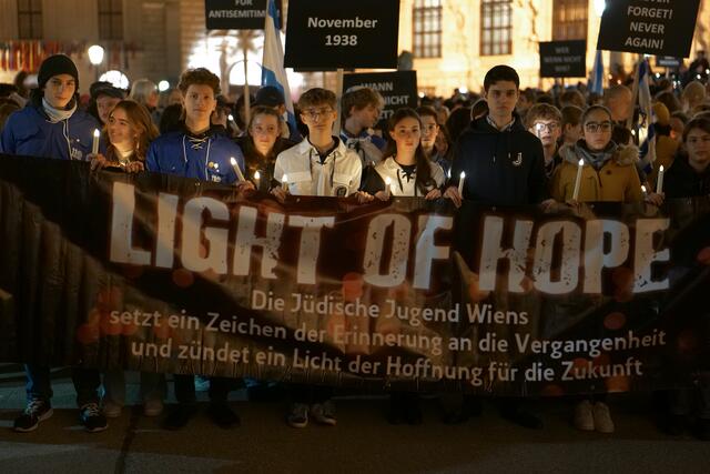 Der "Light of Hope"-Gedenkmarsch wird von der Jugendorganisation der Israelitischen Kultusgemeinde Wien organisiert. | Foto: Max Spitzauer/RMW