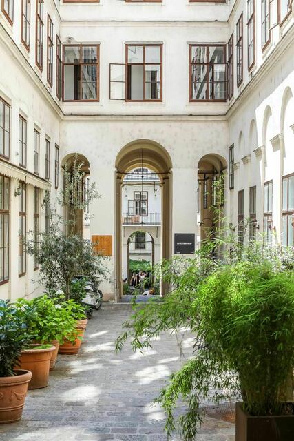 Ein Innenhof bei der Lerchenfelder Straße. | Foto: Christian Fürthner
