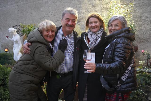 Tolle Stimmung: Damenrunde mit Leo Steinwandtner  | Foto: Andrea Glatzer