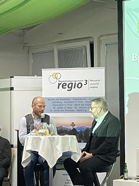GF Stefan Niedermoser, Obm.-Stv. Bgm. Stefan Jöchl. | Foto: Kogler