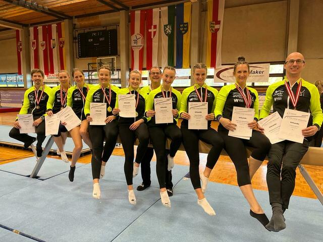 Gesamte Mannschaft mit Trainer Nobert Hörandtner | Foto: SV Flic-Flac