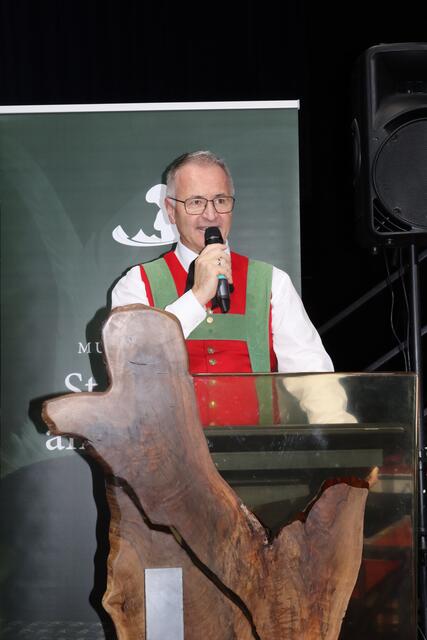 Bedankte sich abschließend: Christian Haueis, der Obmann der Musikkapelle St. Anton am Arlberg.  | Foto: Elisabeth Zangerl 
