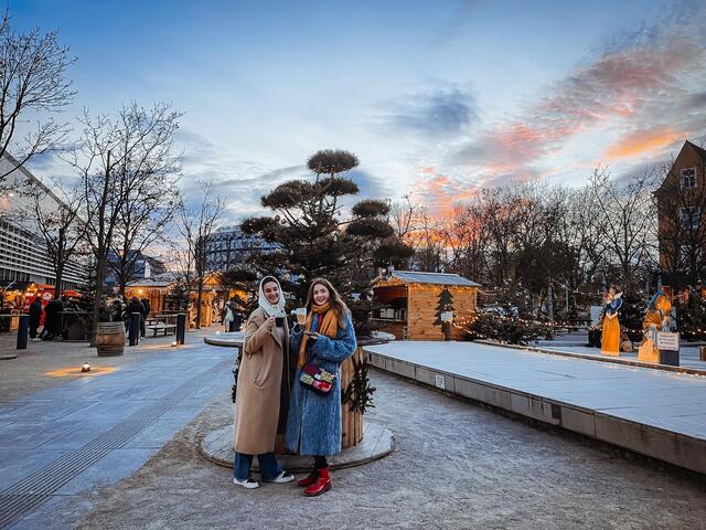 Genuss, Handwerk und Brauchtum:  Mit dem "Alm Advent Festival" eröffnet der Christkindlmarkt am Vorplatz der Messe Wien seine Tore. | Foto: Alm Advent