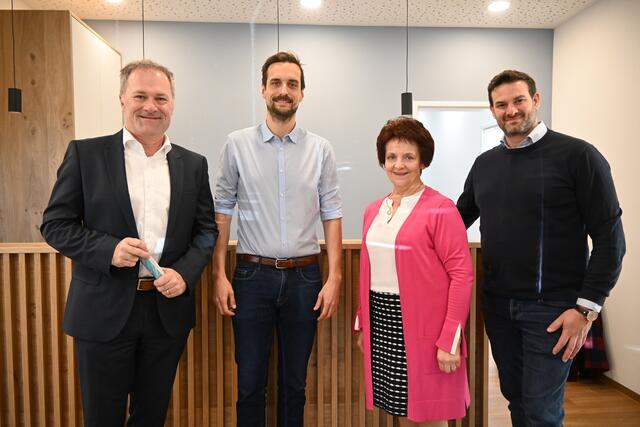 v.li.n.re.: Stadtrat Günter Steindl, Dr. med. dent. Manuel Danner, Bürgermeisterin Ludmilla Etzenberger, Stadtrat DI Stefan Hagmann BSc | Foto: Stadtgemeinde Gföhl,DV