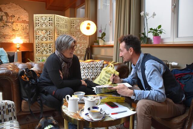 Restauratorin Eva Hottenroth und Architekt Joseph Hofmarcher kritisieren den Supermarkt-Neubau in der Stadt Scheibbs. | Foto: Roland Mayr
