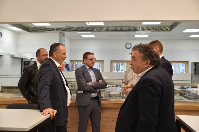 Neu eröffnetes CERAMICO-Internat: In der Kantine | Foto: RMA/Podiwinsky