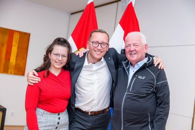 54 Jahre Alters-Unterschied – drei Generationen für Oberndorf. Von links: Aleksandra Ebner, Georg Djundja und Hannes Zrust. | Foto: Ja zu Oberndorf (Rieger)