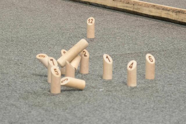 Am Wochenende purzeln wieder die Mölkky-Hölzer in Gössendorf. | Foto: Mölkkynators