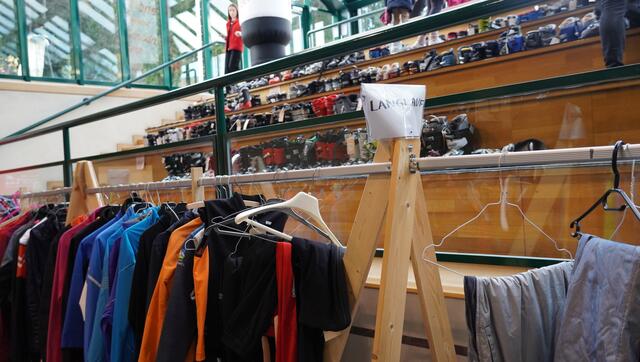 Unzählige Sportartikel standen zur Auswahl bereit. | Foto: Johannes Brandner