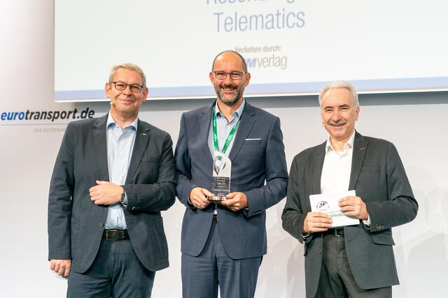 Dr. Dudek, Christian Meschnig und Oliver Trost bei der Verleihung des Telematik Preises 2024. | Foto: ETM Verlag