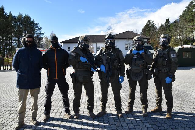 Die Spezialeinheit Cobra war bei der „Strahlex" mit von der Partie. | Foto: Kendlbacher