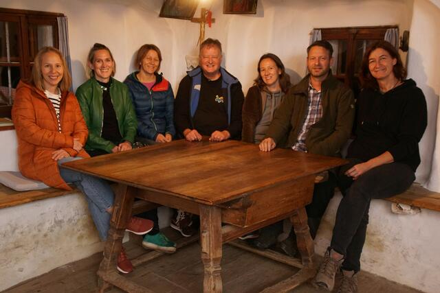 Das neugewählte Team der önj Oberösterreich: Landeskassierin Lisa Probst, Landesleiter- Stellvertreterinnen Barbara Schieszl, Landessekretärin Monika Pichler, Landesleiter Helmut Eder, Landesleiter-Stellvertreterin Eva Strasser, Biotopmanager Alexander Zimmerhackl, Landessekretärin-Stellvertreterin Margit Mittermaier. | Foto: önj O.Ö./Burgstaller