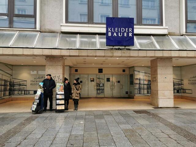 Das bereits seit einigen Jahren leerstehende "Kleider Bauer"-Haus kommt am 20. November vor den Gestaltungsbeirat. Geplant ist unter anderem eine Aufstockung. | Foto: BRS/Archiv