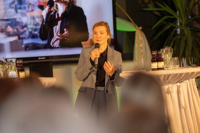 Mit Impulsabenden mit Sozialwissenschaftlerin Lisa Mittischek wie zuletzt bei Obstbau Haas will die Initiative offene Diskussionen lostreten. | Foto: Sarah Raiser