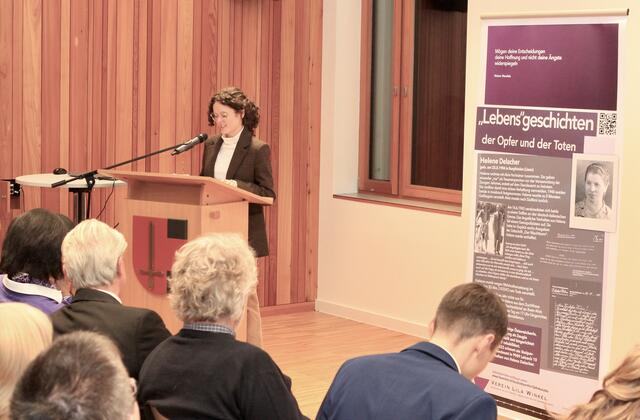 Natalie Hasslacher liest Helenes Abschiedsbrief an ihren Verlobten vor | Foto: Boris Novak