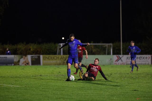 Michi Schinagl (l.) und SVG überwintern als Fünfter. | Foto: Reischl