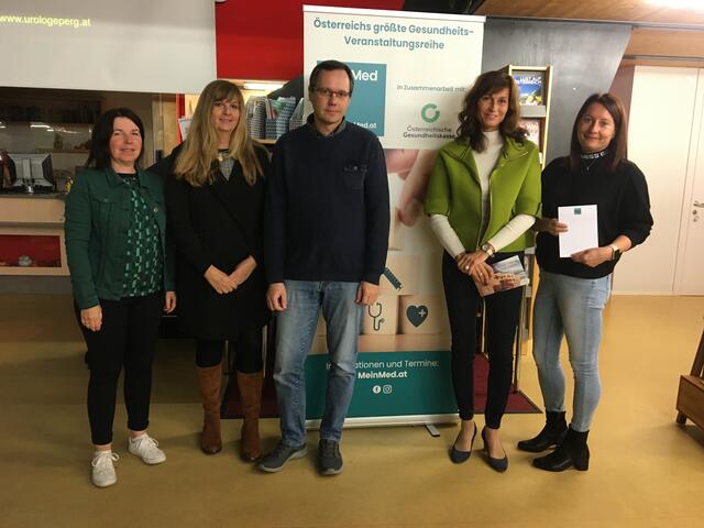 Facharzt Tine Hajdinjak (Mitte) erklärte urologische Erkrankungen bei Mann und Frau, deren Symptome und die Behandlungsmöglichkeiten.  | Foto: Sandra Würfl
