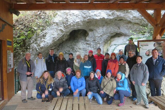 Der  Chor "Surprise" aus Gröbming mit Albin Tauber uns seiner Frau Josi. | Foto: Holengeist Albin