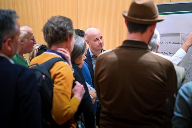 Reges Interesse: Rund 100 Personen kamen am Montag zur Bürgerbeteiligungsveranstaltung von Vizebürgermeister Martin Hajart für das Verkehrskonzept Linz-Ost. | Foto: Stadt Linz