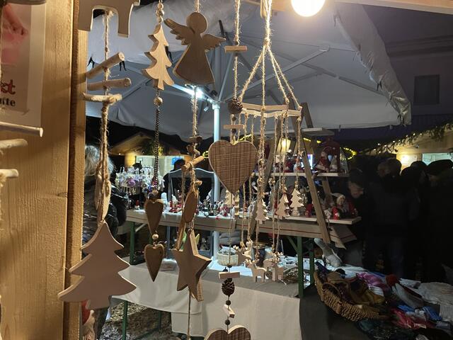 Wer noch Geschenke braucht, wird auf einem der zahlreichen Märkte im Bezirk sicher fündig. | Foto: Archiv